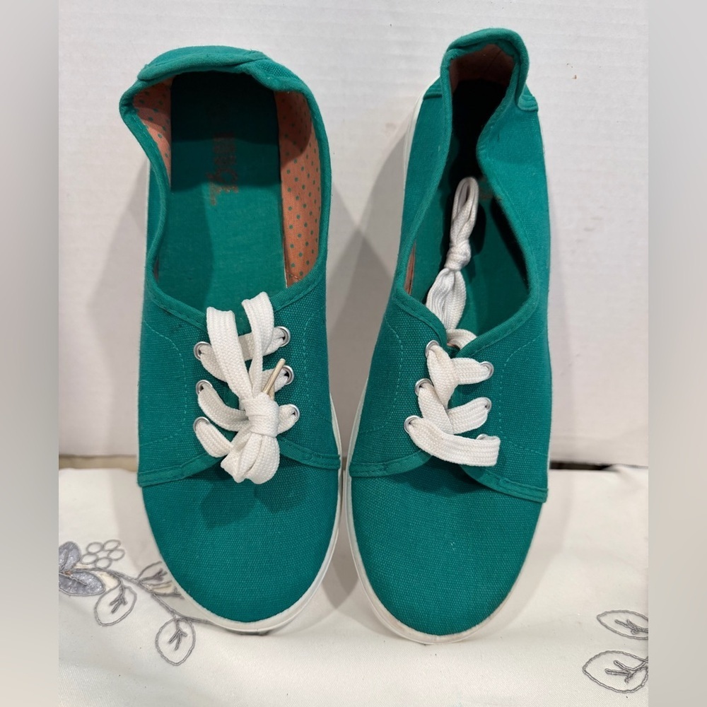 Rouge! Teal Canvas Women's Sneakers